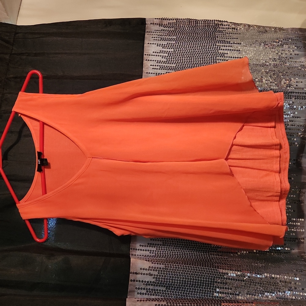 ⭐️IZ BYER SLEEVELESS BLOUSE